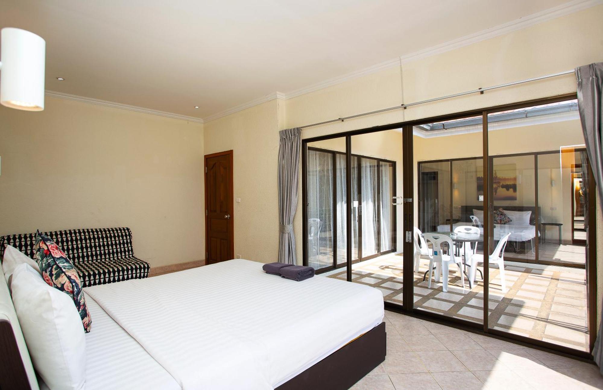 Avoca Pool Villas Pattaya Room photo
